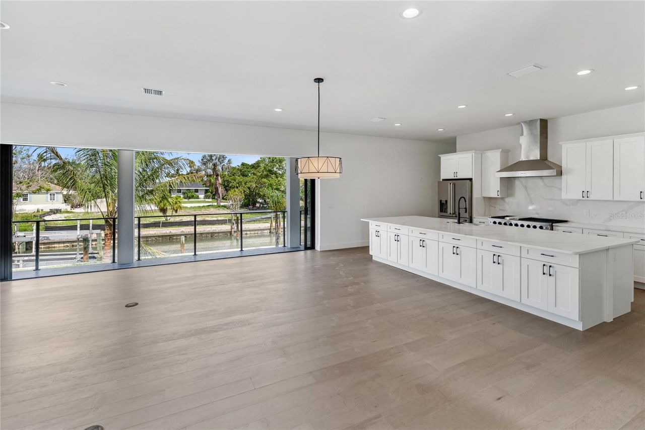 569 Bayview Drive, Longboat Key, FL 34228 Photo