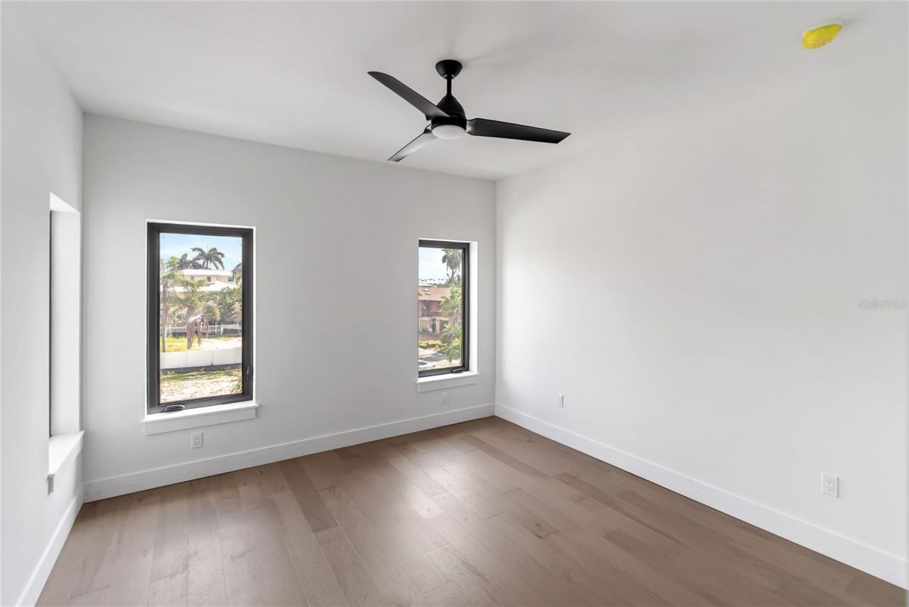 569 Bayview Drive, Longboat Key, FL 34228 Photo