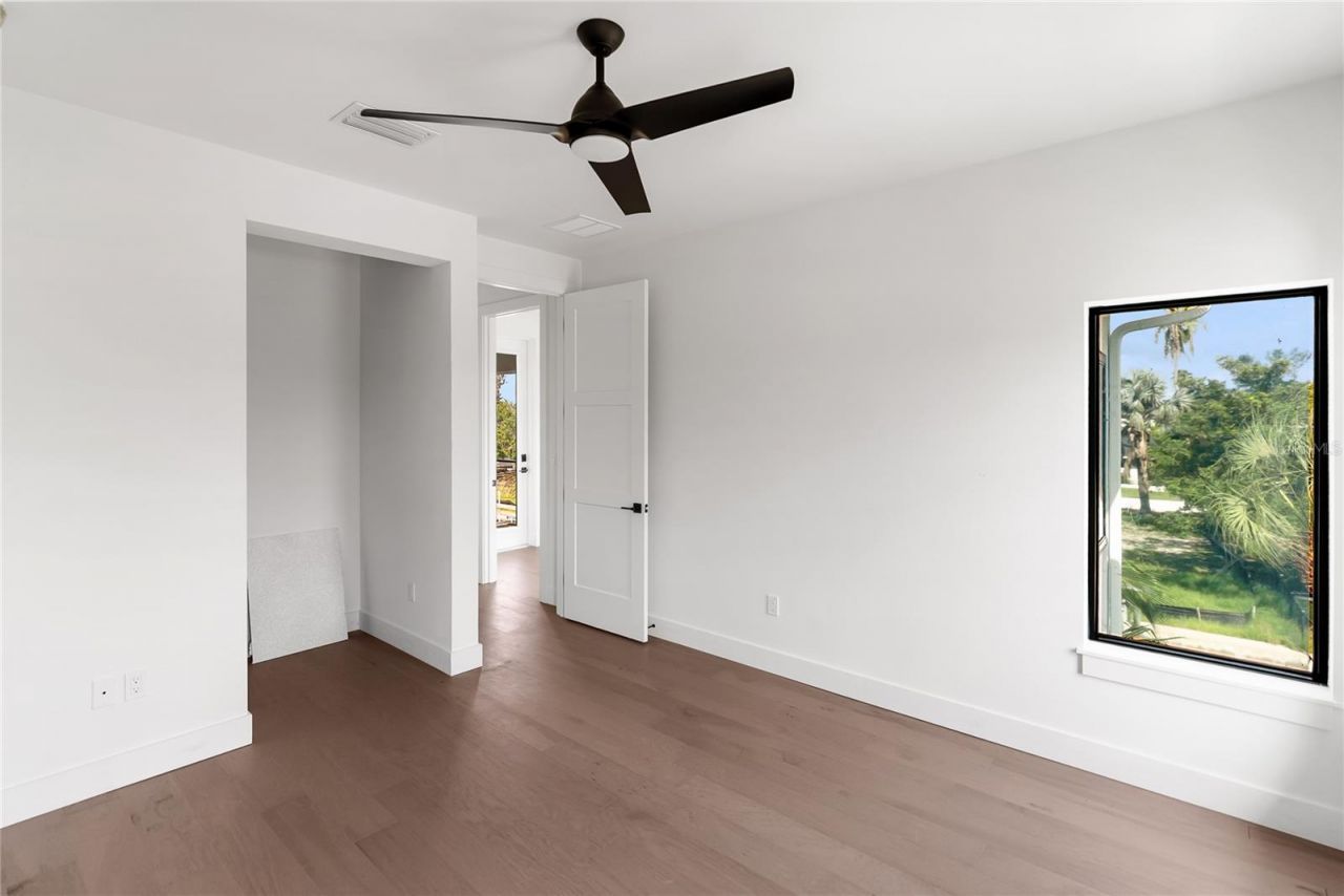 569 Bayview Drive, Longboat Key, FL 34228 Photo