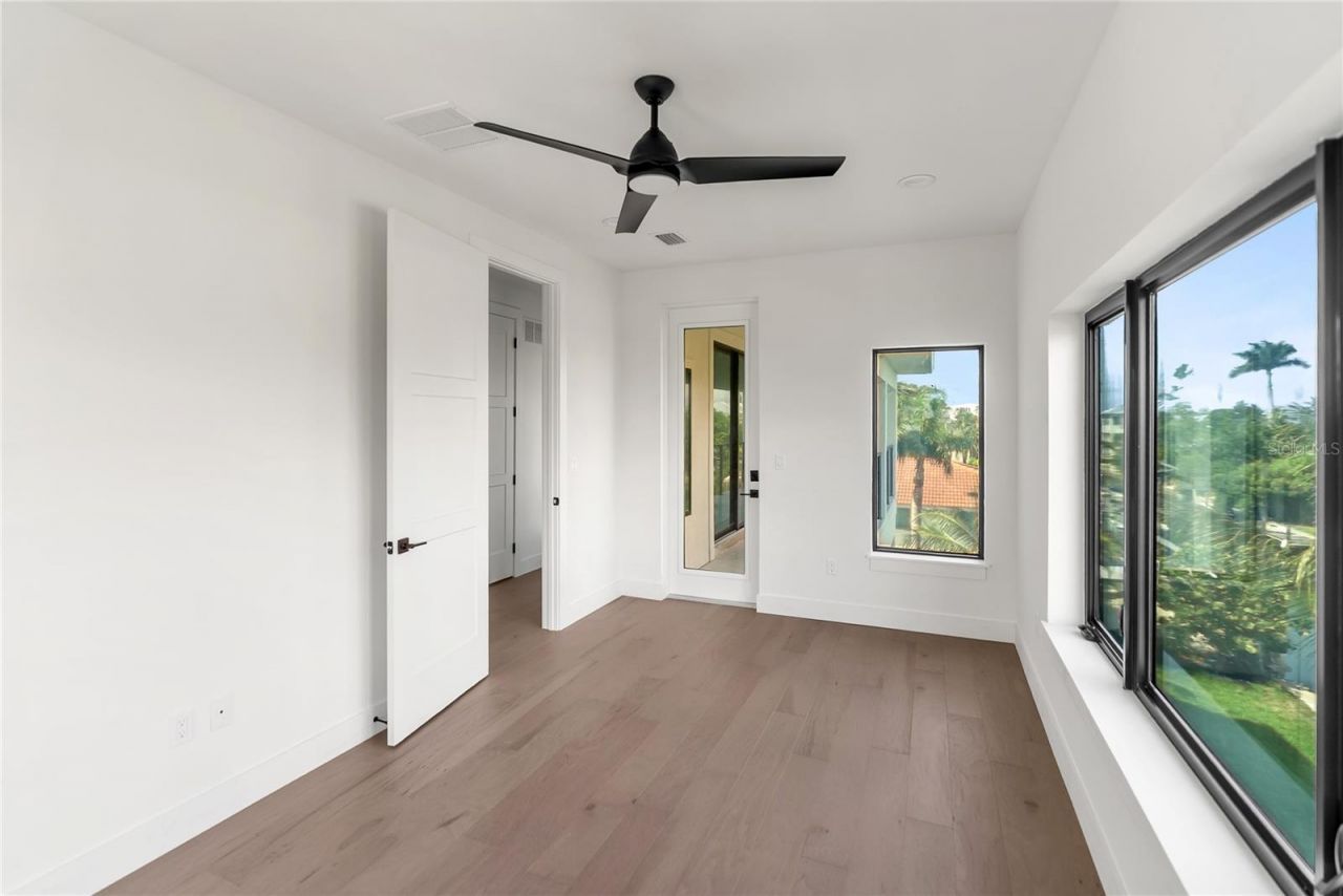 569 Bayview Drive, Longboat Key, FL 34228 Photo