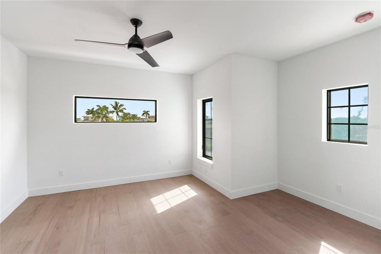 569 Bayview Drive, Longboat Key, FL 34228 Photo