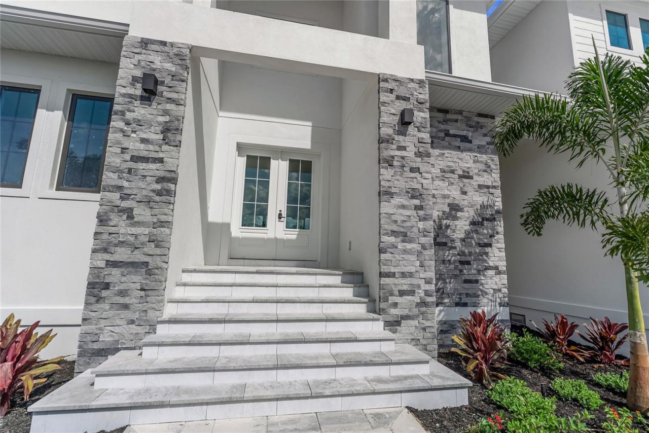 569 Bayview Drive, Longboat Key, FL 34228 Photo