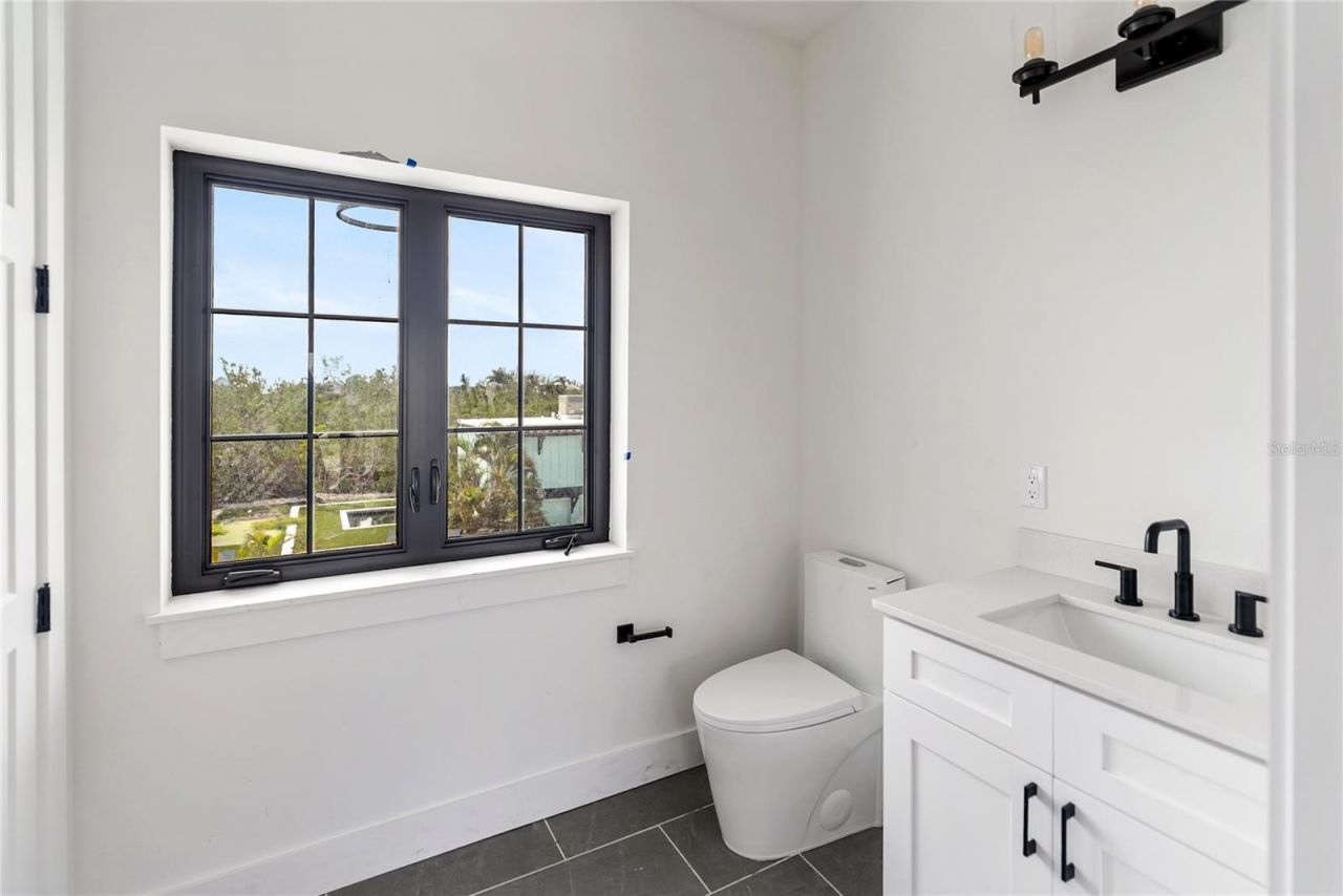 569 Bayview Drive, Longboat Key, FL 34228 Photo