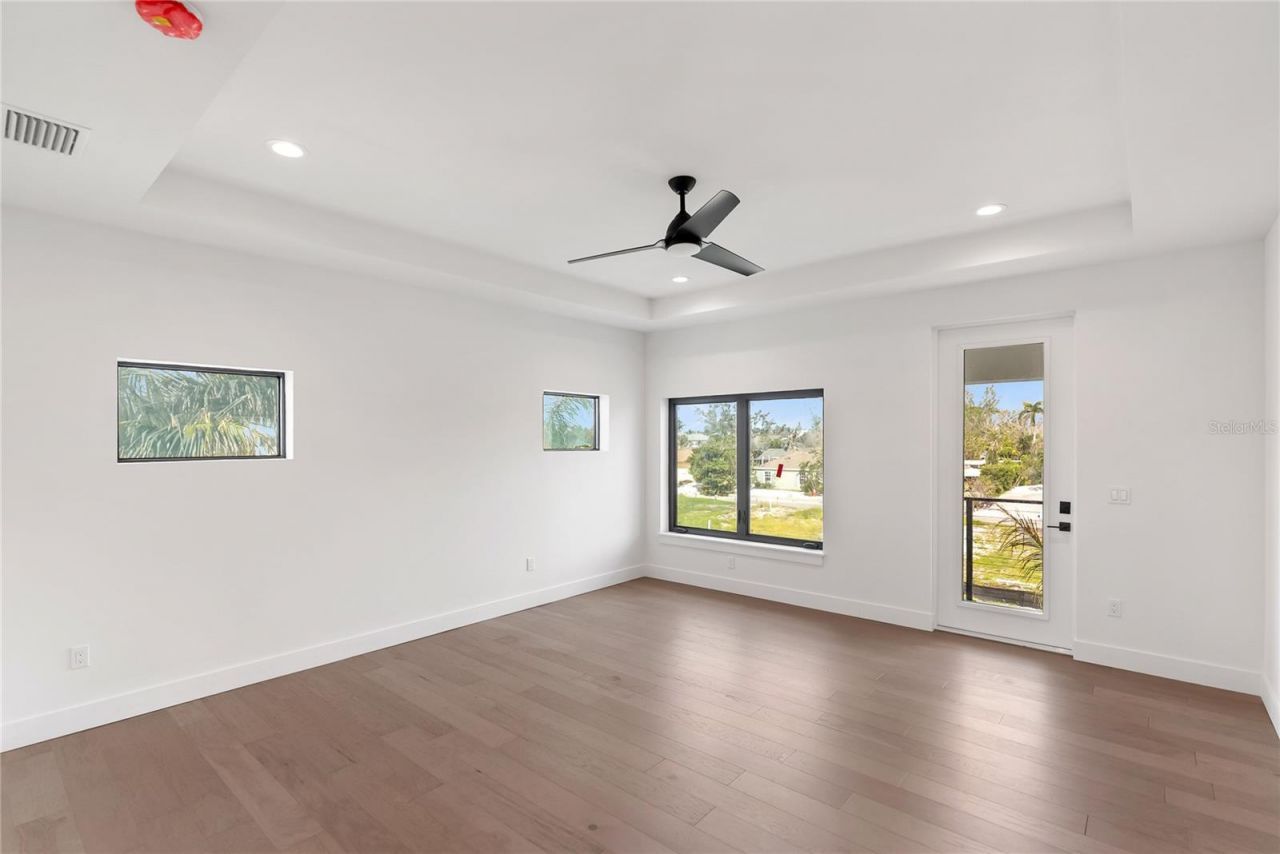 569 Bayview Drive, Longboat Key, FL 34228 Photo