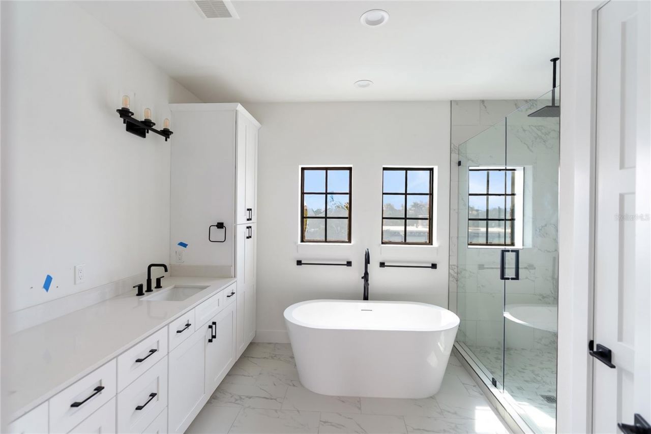 569 Bayview Drive, Longboat Key, FL 34228 Photo