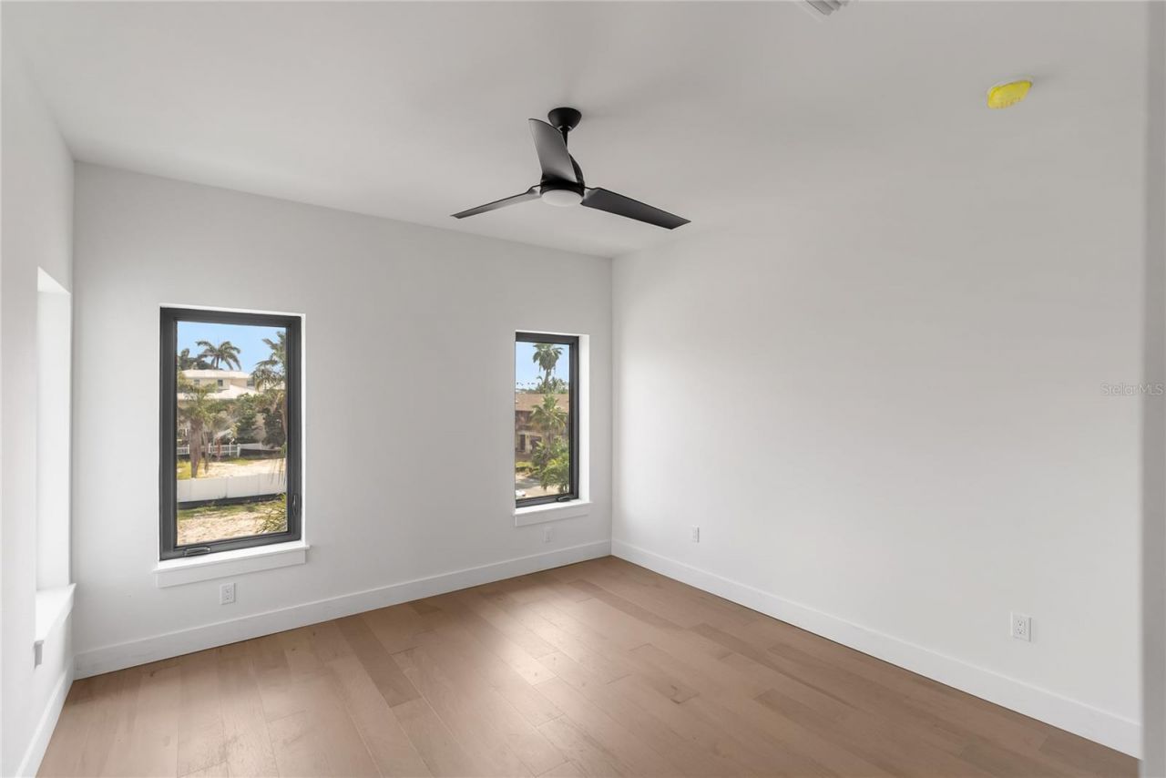 569 Bayview Drive, Longboat Key, FL 34228 Photo