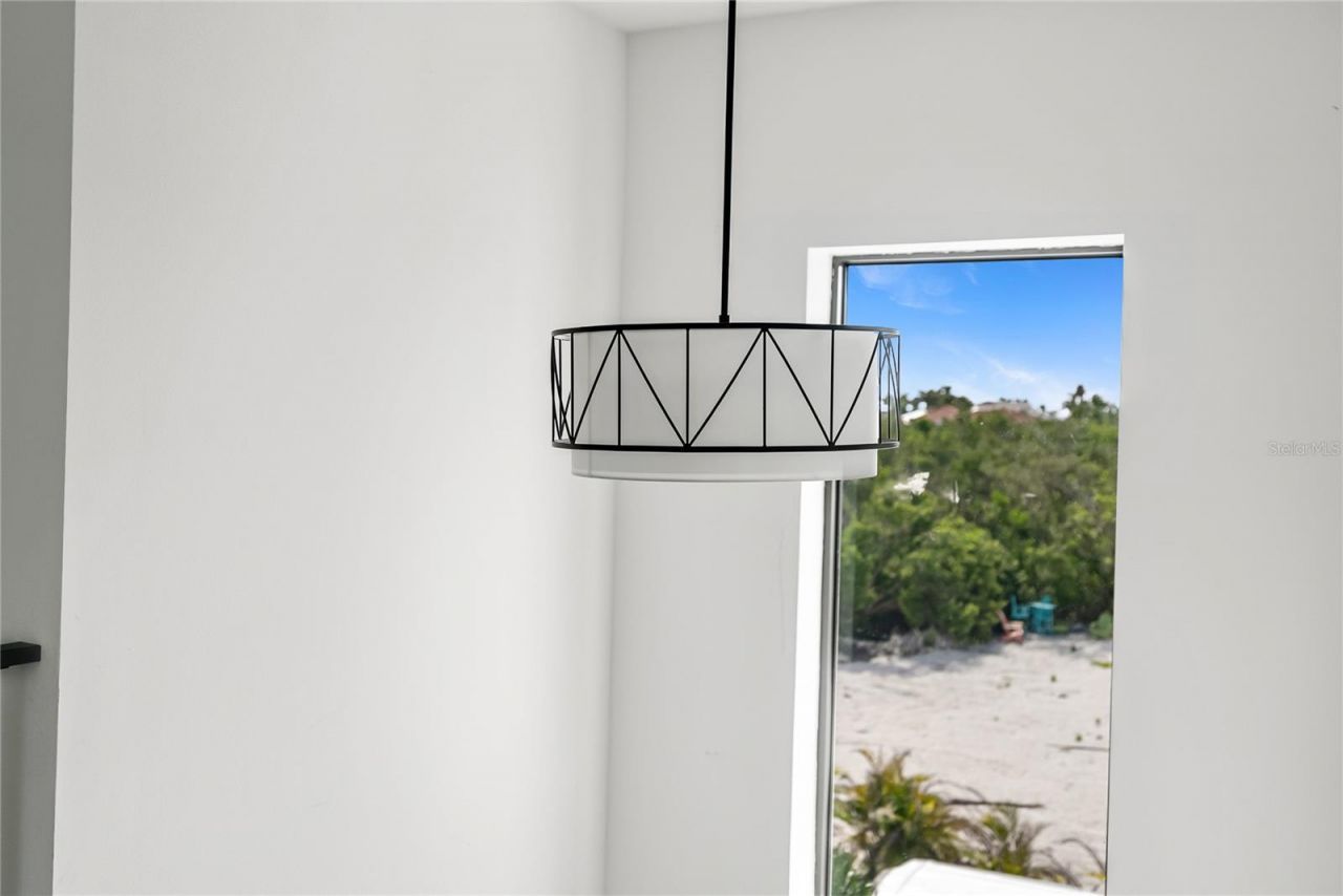 569 Bayview Drive, Longboat Key, FL 34228 Photo