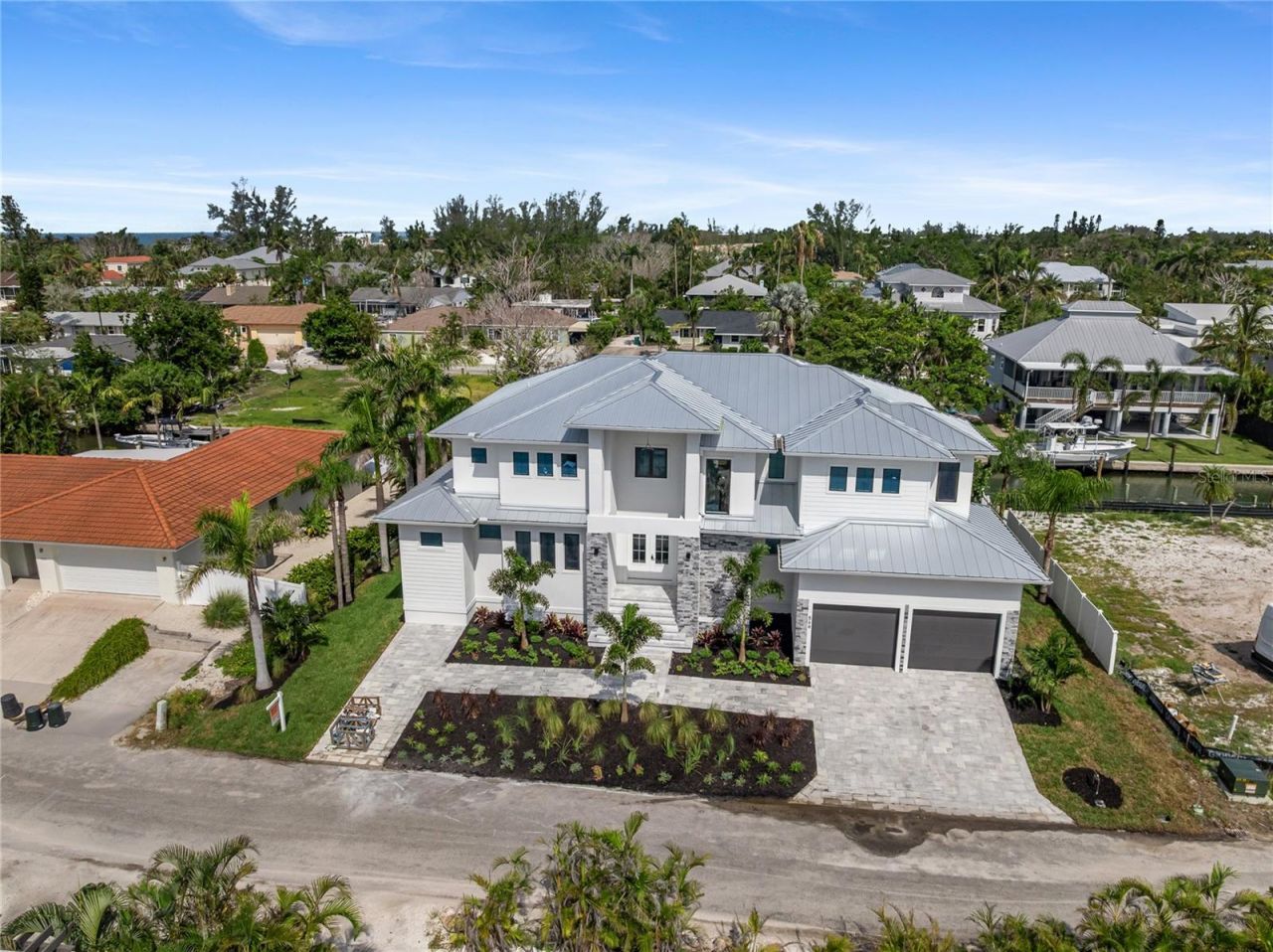 569 Bayview Drive, Longboat Key, FL 34228 Photo