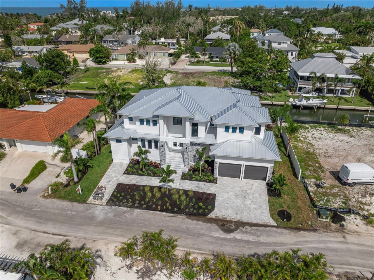 569 Bayview Drive, Longboat Key, FL 34228 Photo
