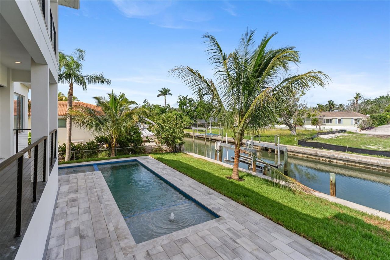 569 Bayview Drive, Longboat Key, FL 34228 Photo