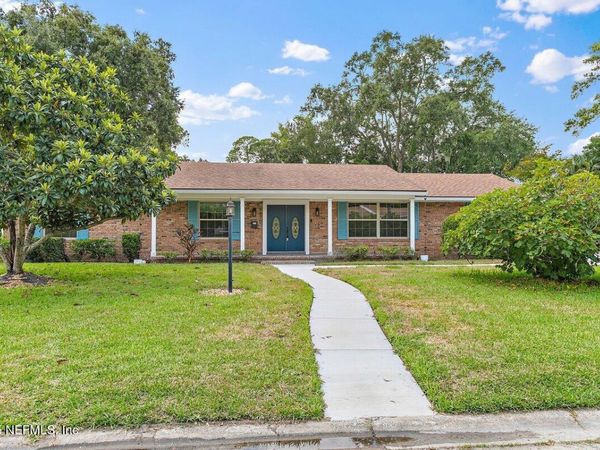 6870 LA LOMA Drive, Jacksonville, FL 32217