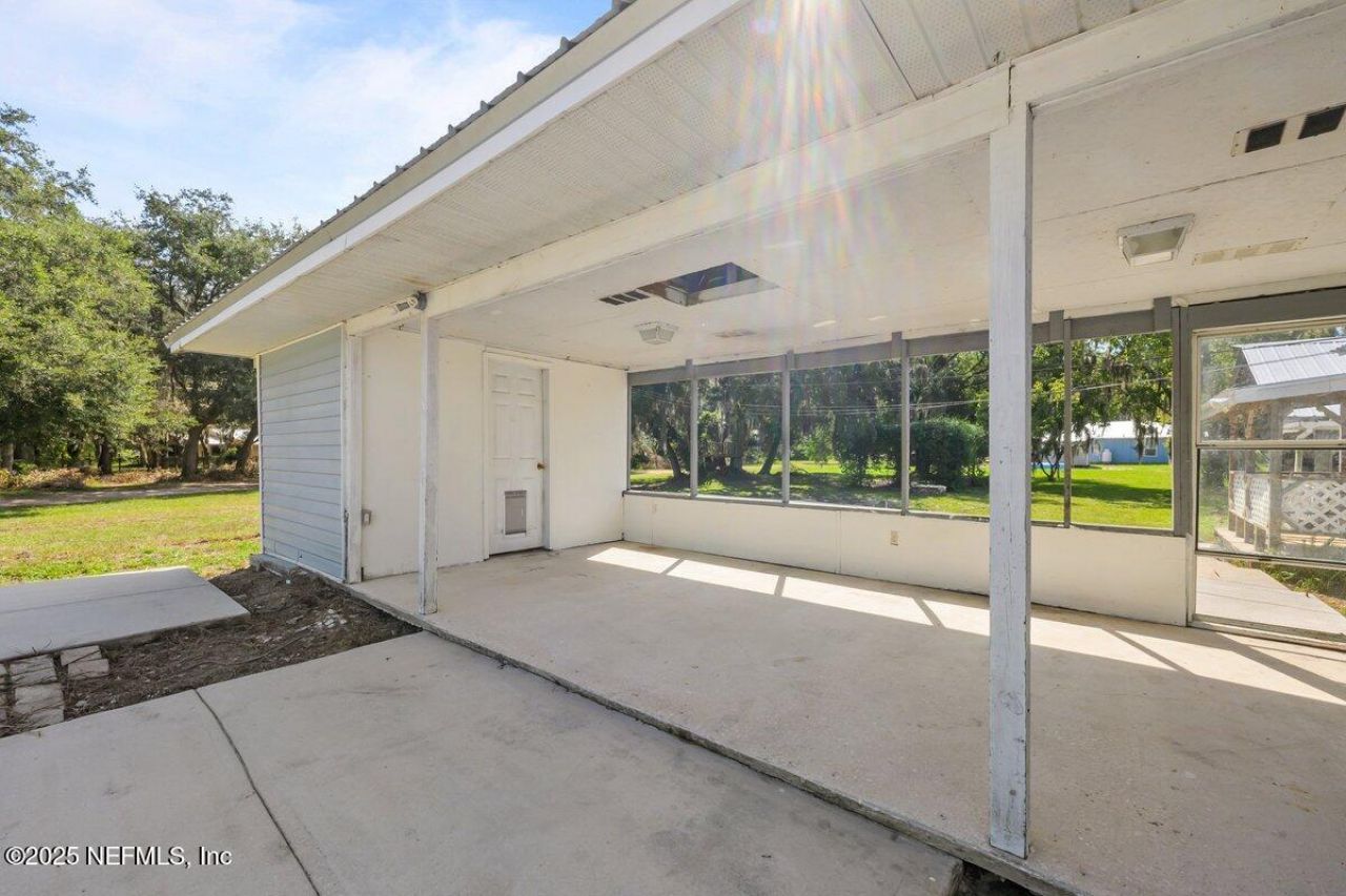 124 E Grandview Drive, East Palatka, FL 32131 Photo