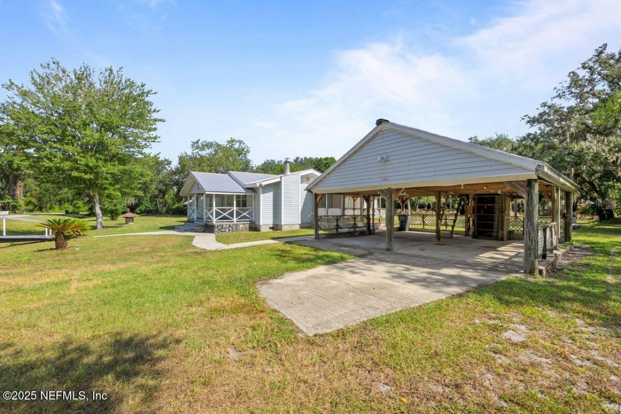 124 E Grandview Drive, East Palatka, FL 32131 Photo