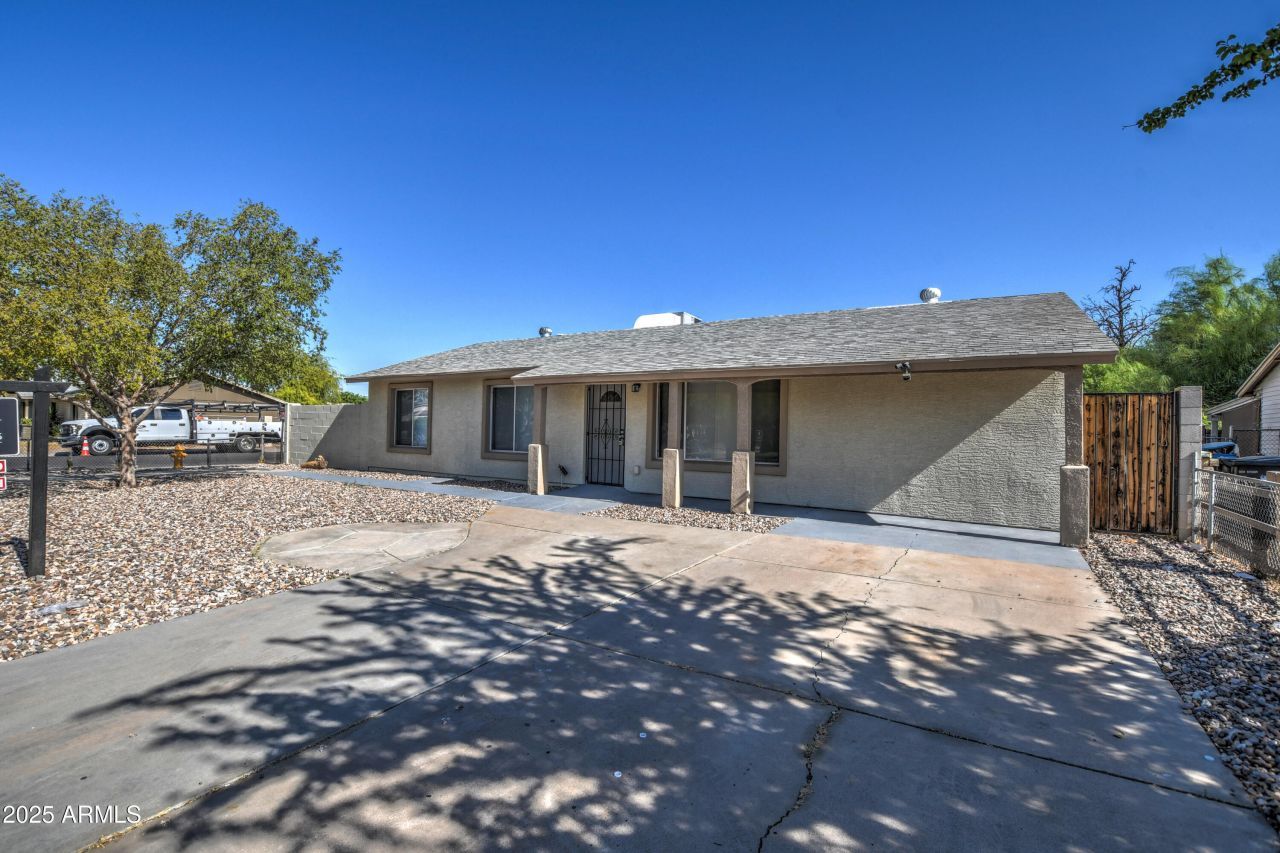 4870 W Almeria Road, Phoenix, AZ 85035 Main Photo