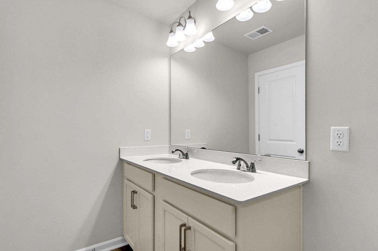 118 Scout Drive Photo 32