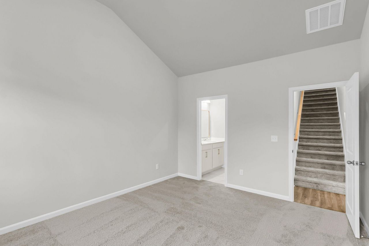 313 Clipper Court Photo 16