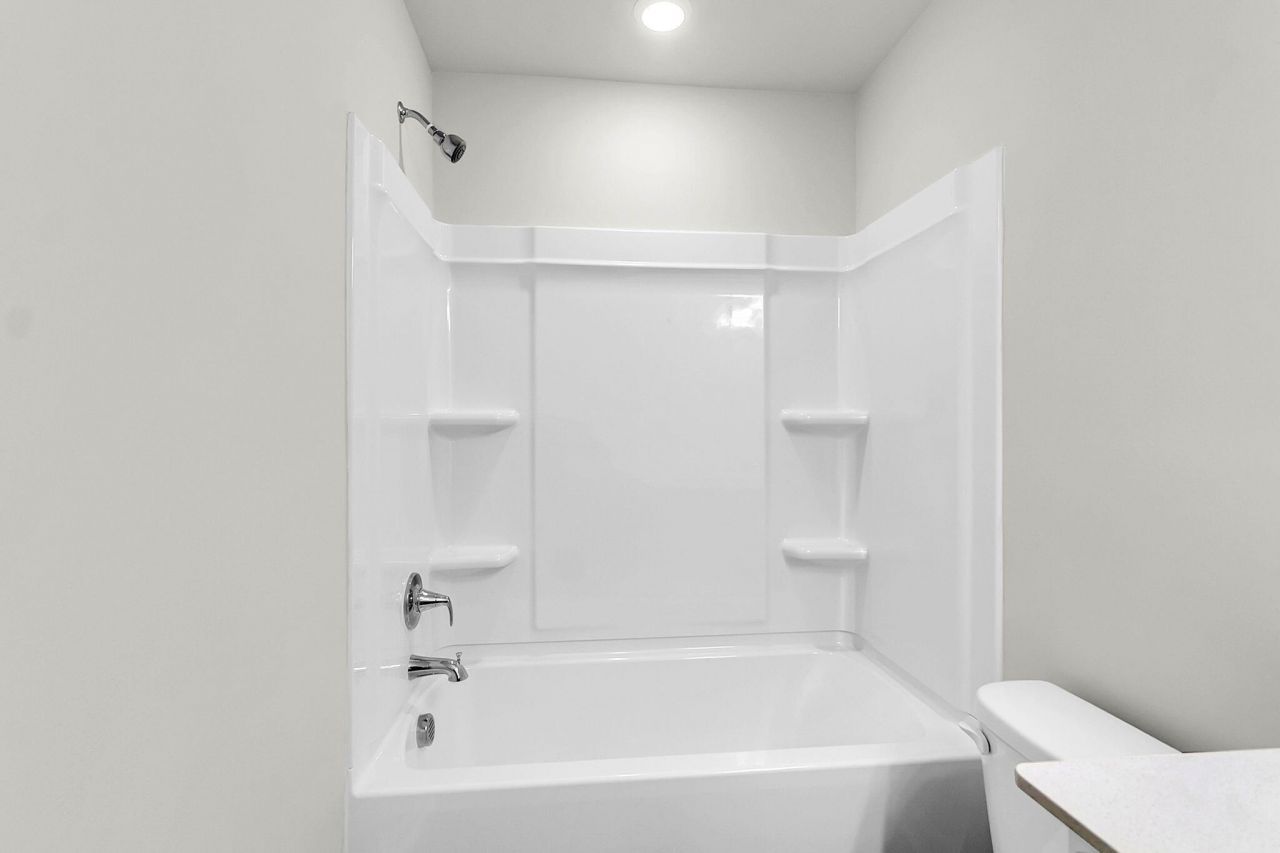 313 Clipper Court Photo 26