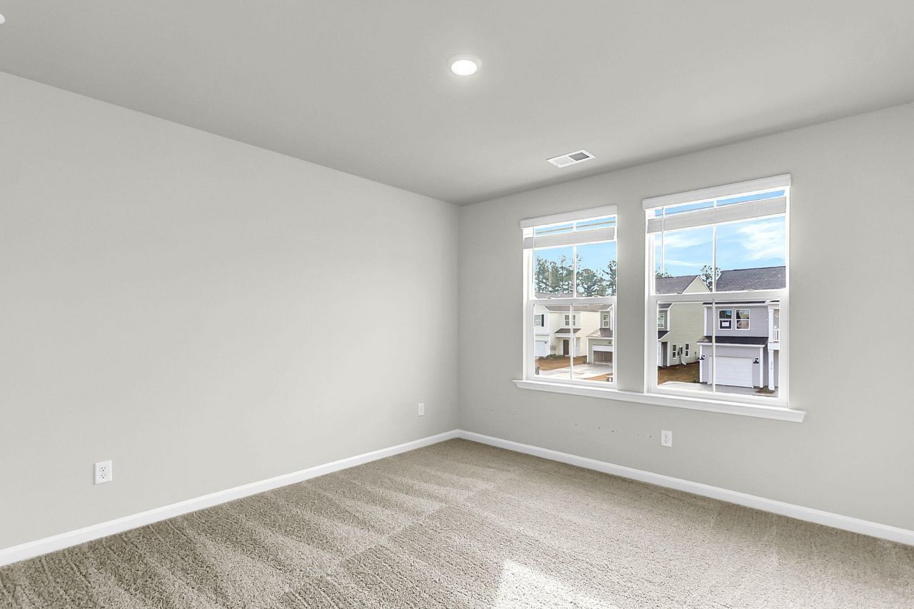 313 Clipper Court Photo 27