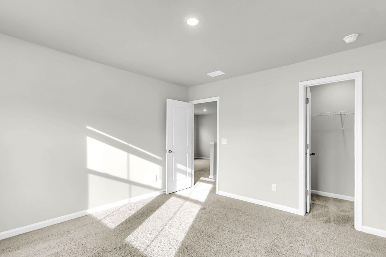 313 Clipper Court Photo 28