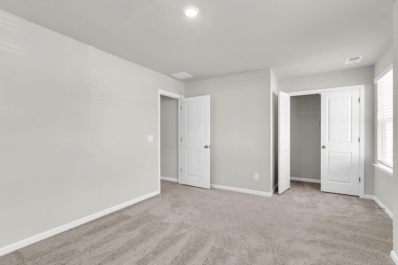 303 Clipper Court Photo 20