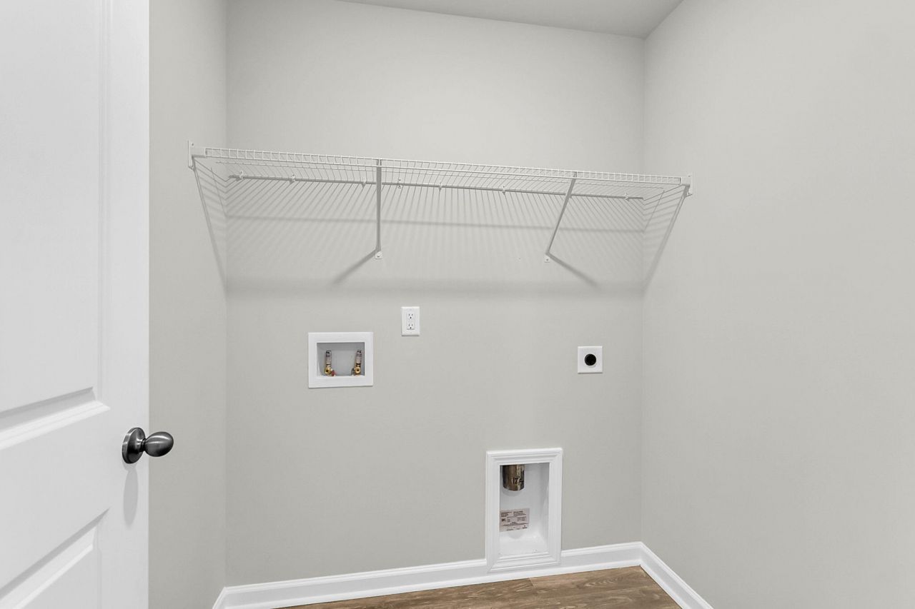 303 Clipper Court Photo 24