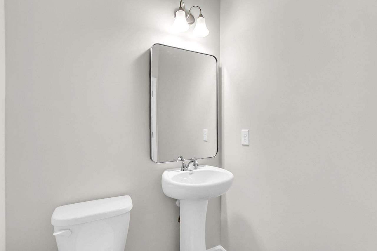 303 Clipper Court Photo 27