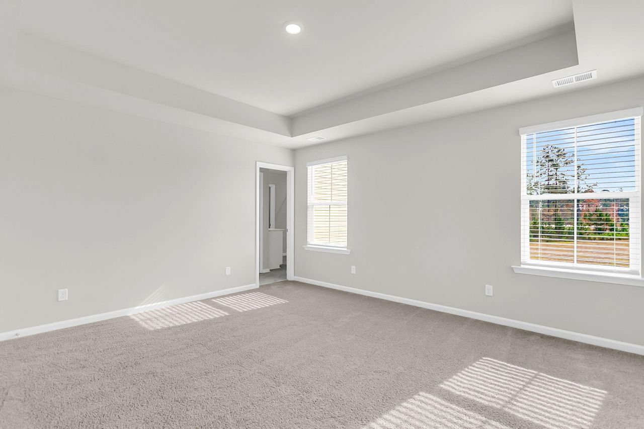303 Clipper Court Photo 31