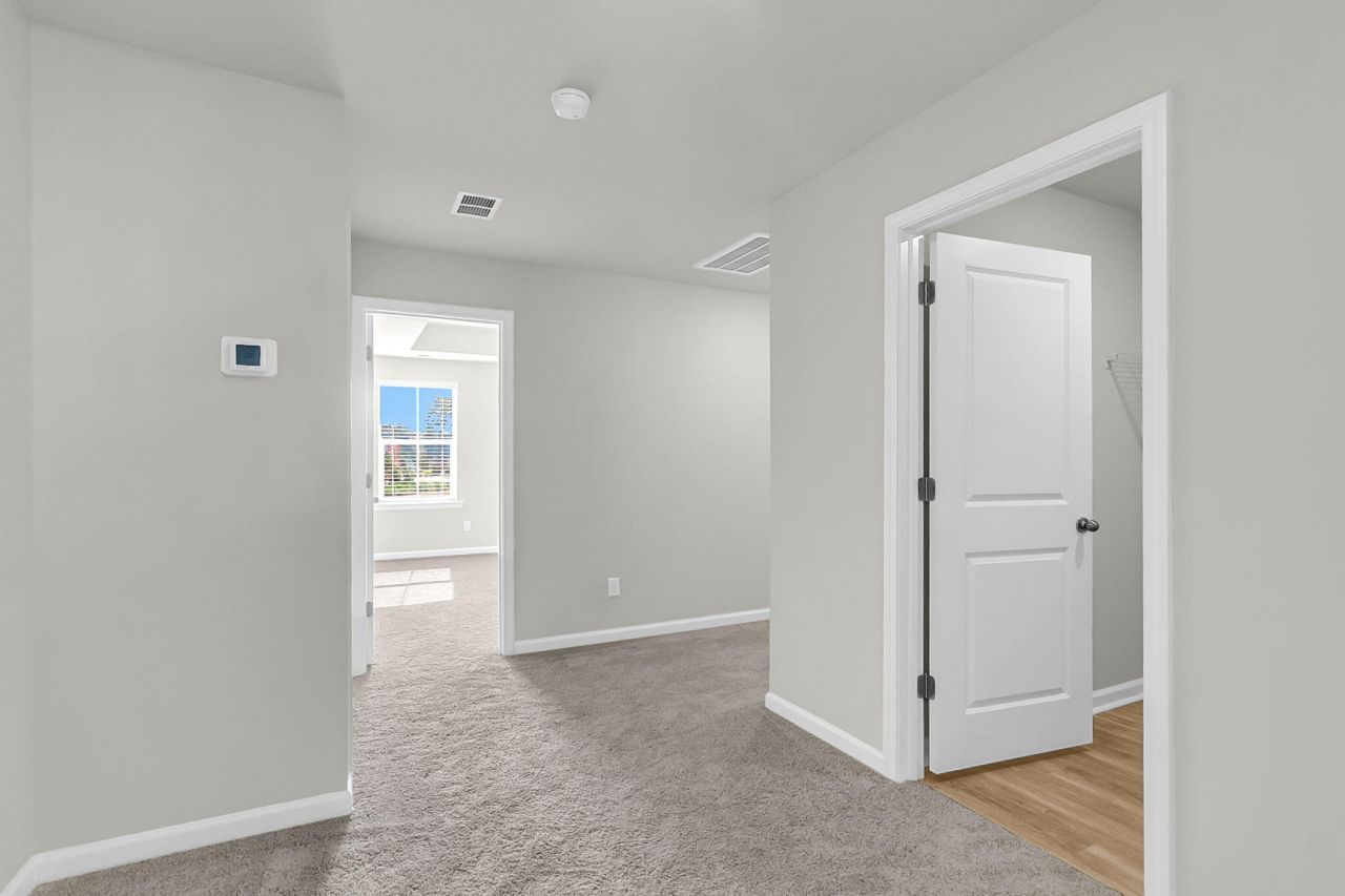 303 Clipper Court Photo 34
