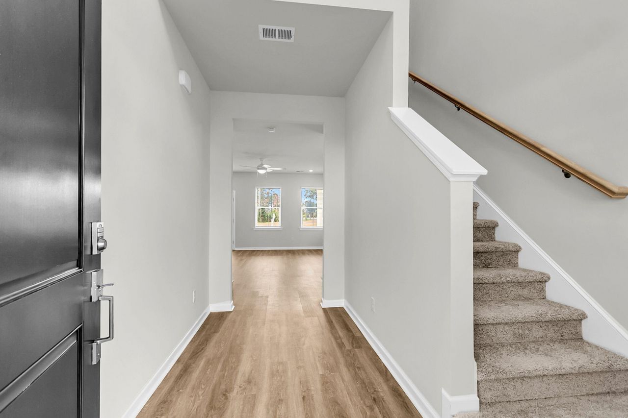 303 Clipper Court Photo 5
