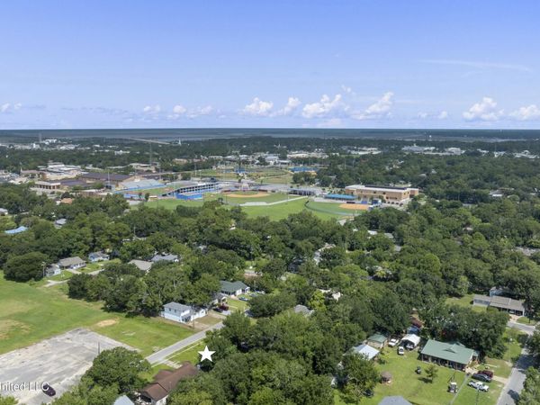 2210 12th Street, Pascagoula, MS 39567