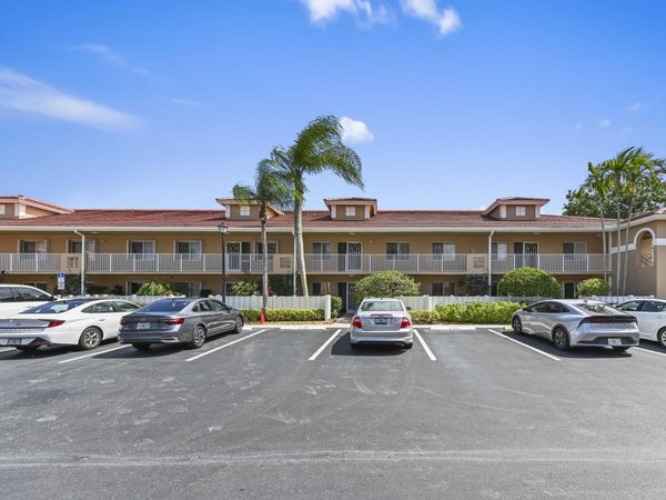 5952 Regal Glen Drive, Unit 207, Boynton Beach, FL 33437
