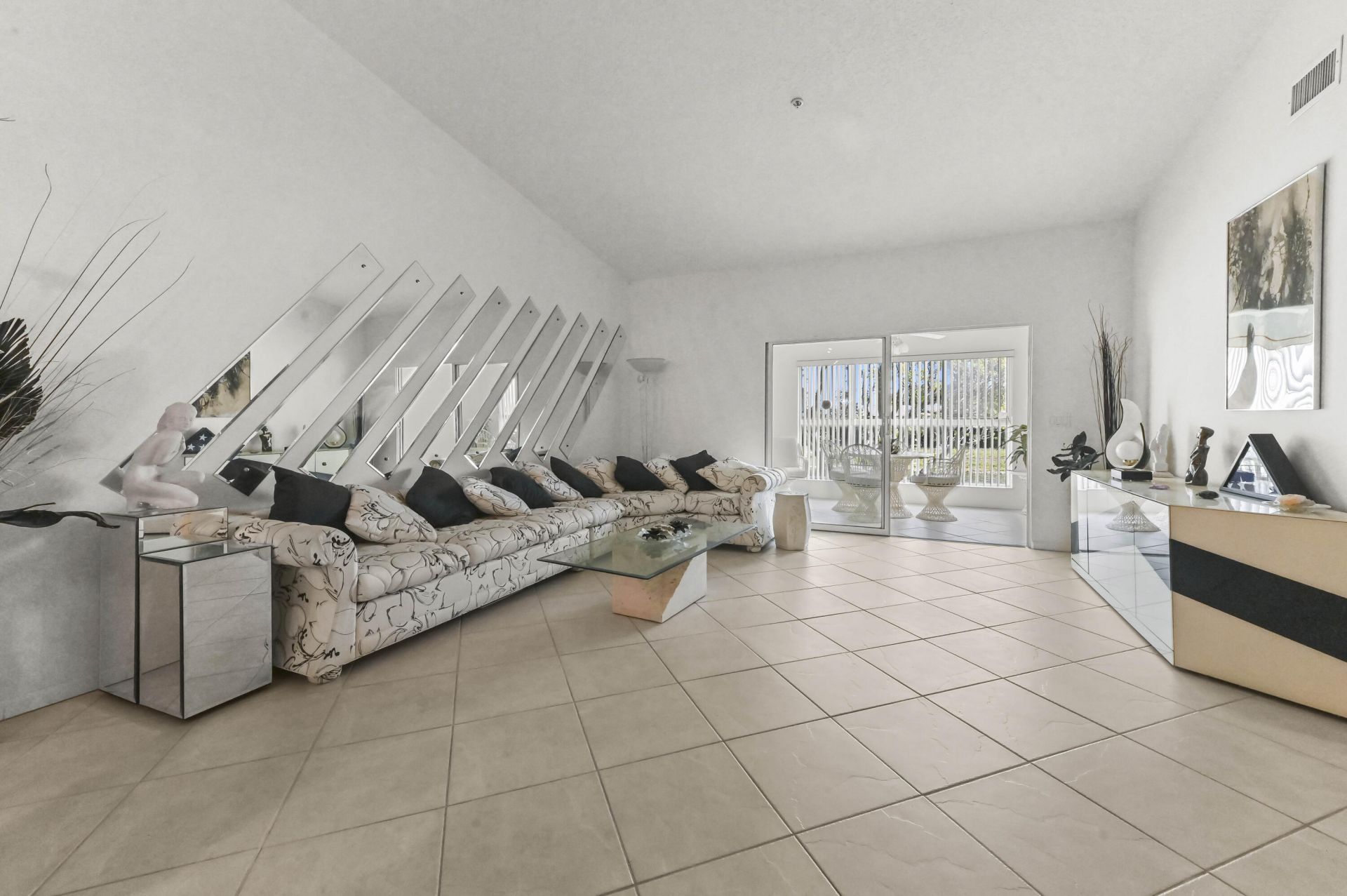 5952 Regal Glen Drive, Unit 207, Boynton Beach, FL 33437 Photo