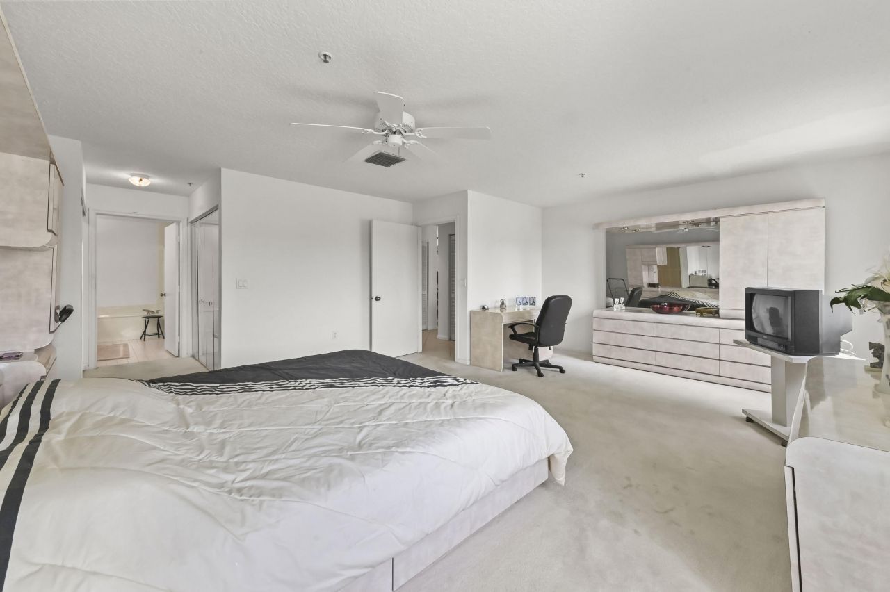 5952 Regal Glen Drive, Unit 207, Boynton Beach, FL 33437 Photo