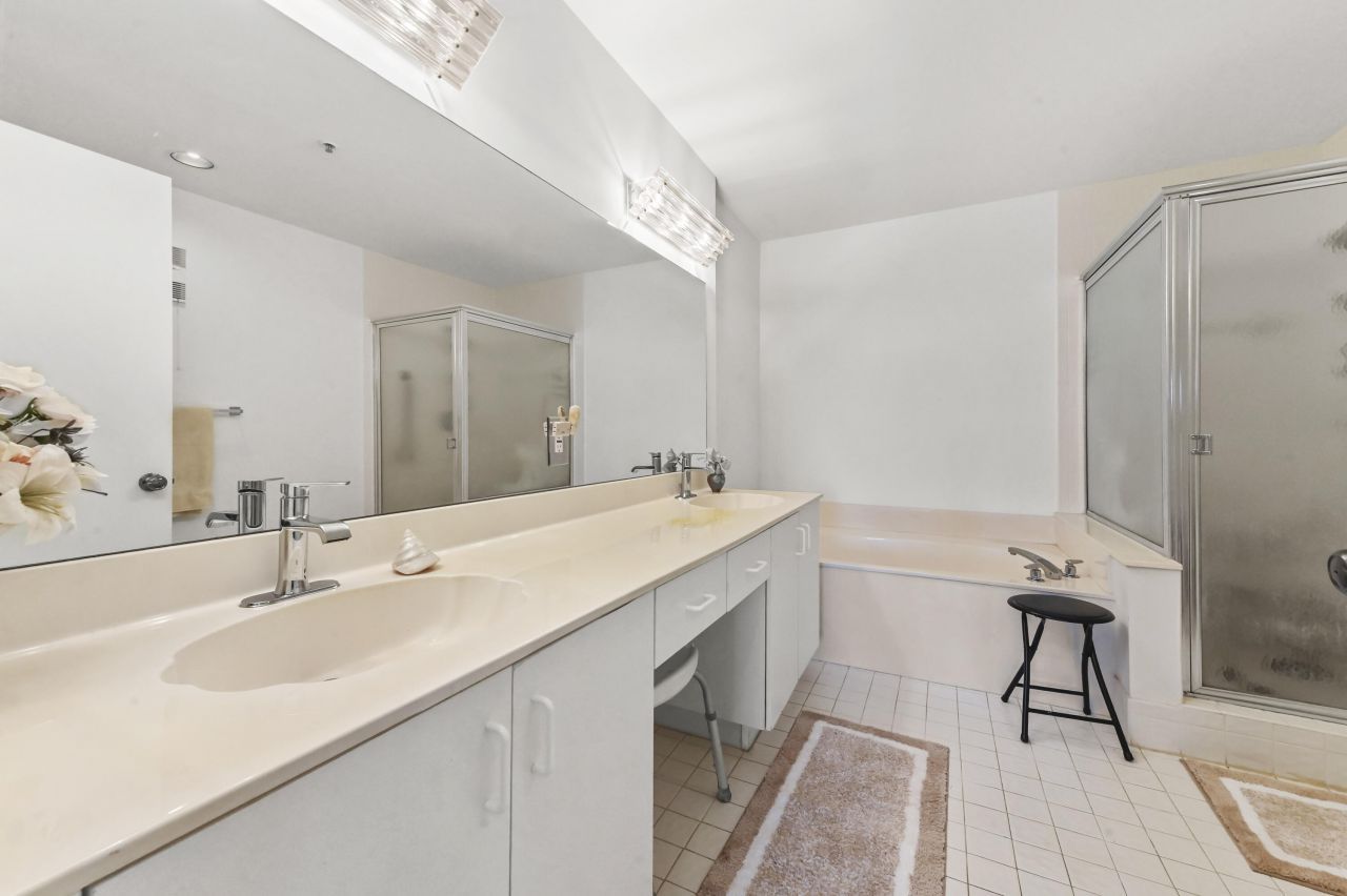 5952 Regal Glen Drive, Unit 207, Boynton Beach, FL 33437 Photo