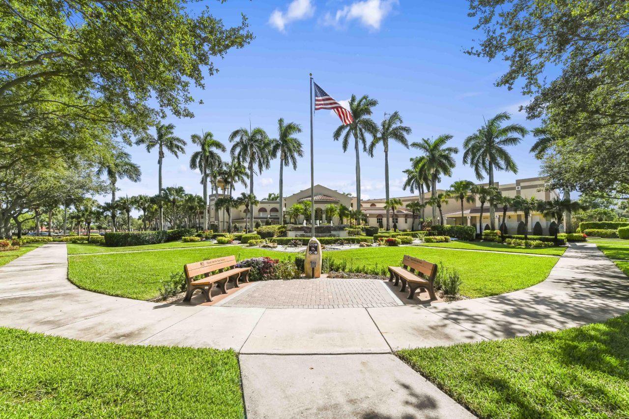 5952 Regal Glen Drive, Unit 207, Boynton Beach, FL 33437 Photo