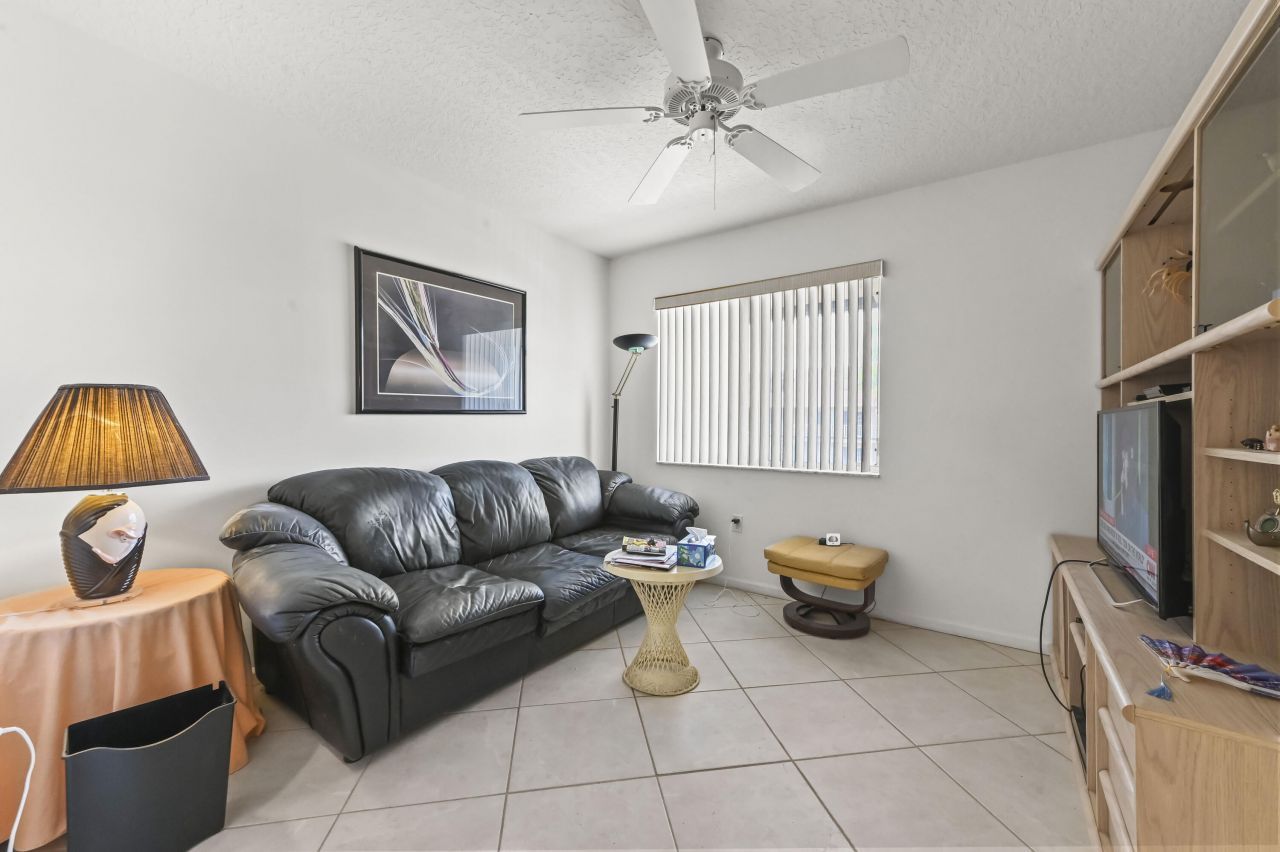 5952 Regal Glen Drive, Unit 207, Boynton Beach, FL 33437 Photo
