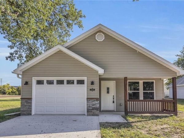 711 Pacific Avenue, Osawatomie, KS 66064