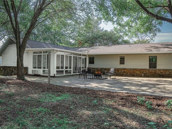 843 Bowen Boulevard, Fayetteville, AR 72703