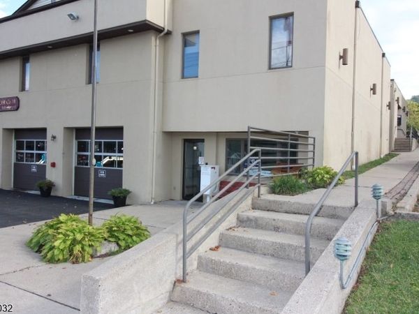 91 Brunswick Ave, Bloomsbury, NJ 08804