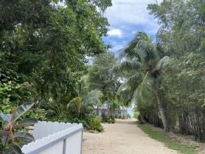 356 Buttonwood Shores Drive, Key Largo, FL 33037 Photo