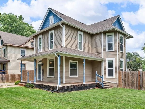 2058 SW Buchanan Street, Topeka, KS 66604