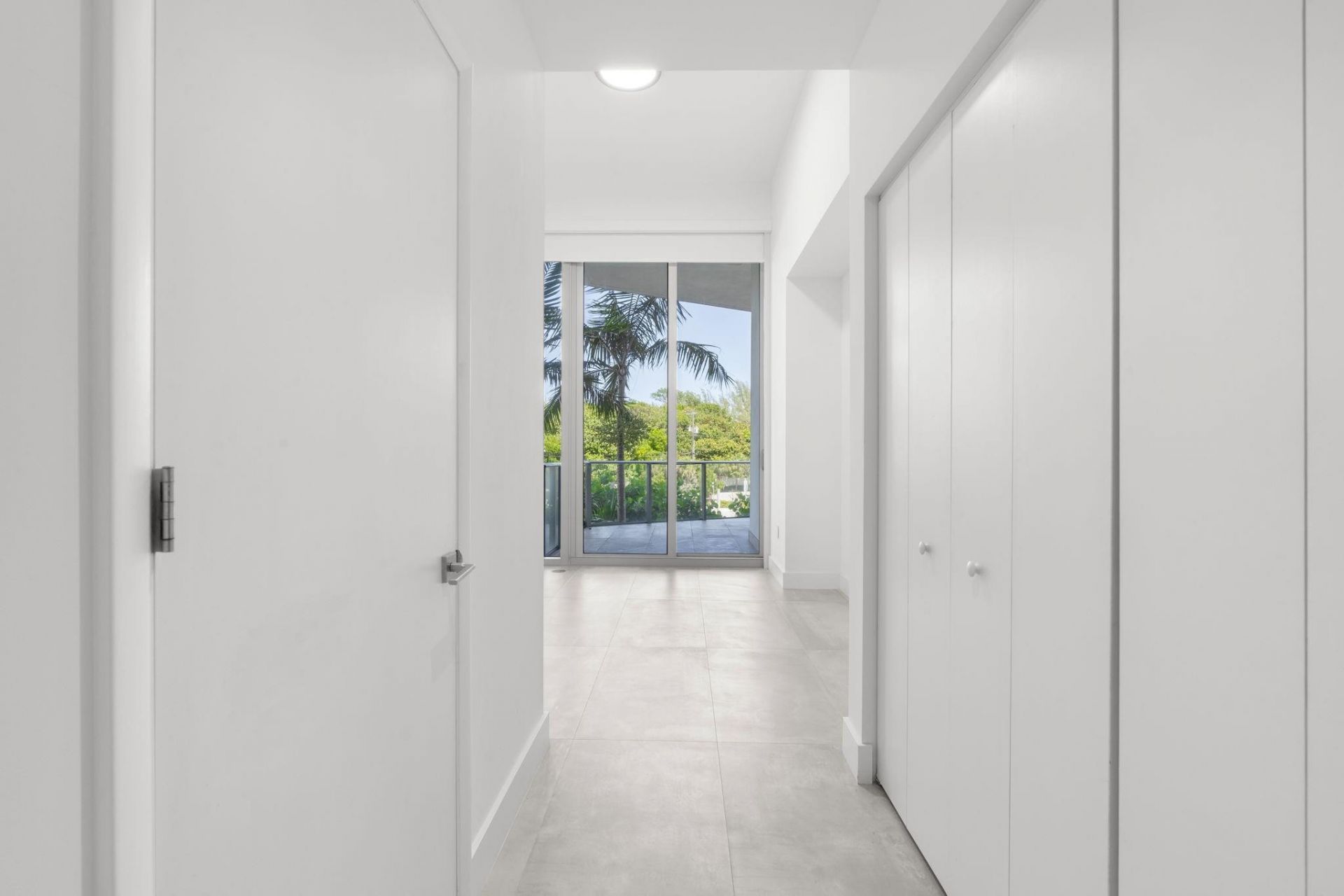 701 N Fort Lauderdale Beach Boulevard, Unit 214, Fort Lauderdale, FL 33304 Photo