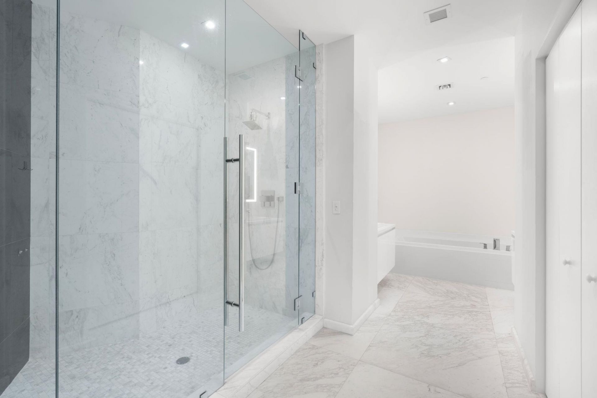 701 N Fort Lauderdale Beach Boulevard, Unit 214, Fort Lauderdale, FL 33304 Photo