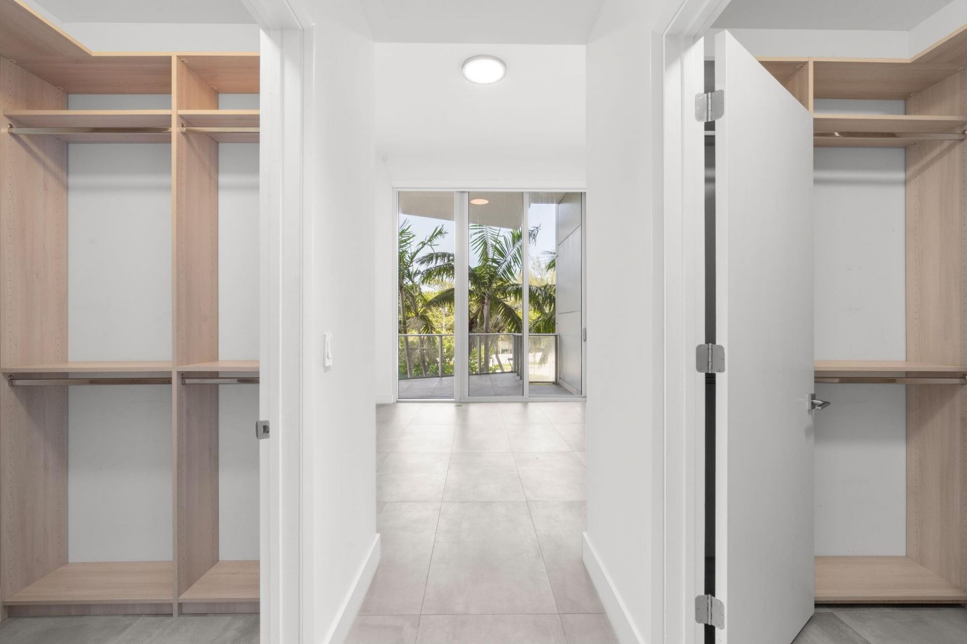 701 N Fort Lauderdale Beach Boulevard, Unit 214, Fort Lauderdale, FL 33304 Photo