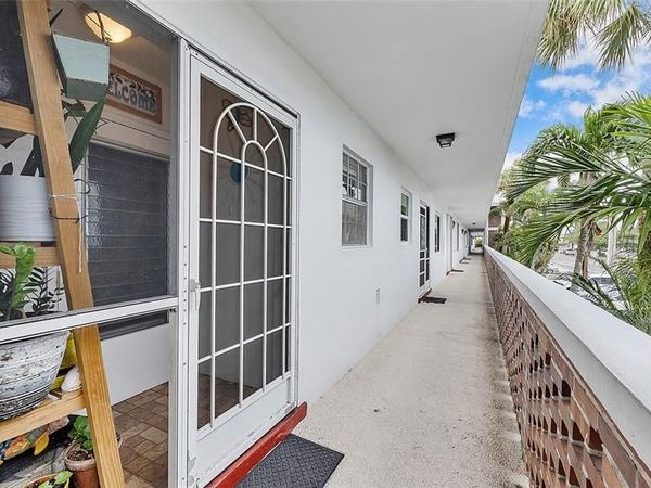 2050 NE 39th Street, Unit N202, Lighthouse Point, FL 33064