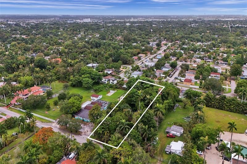 453 NE 154th Street, Miami, FL 33162 Photo