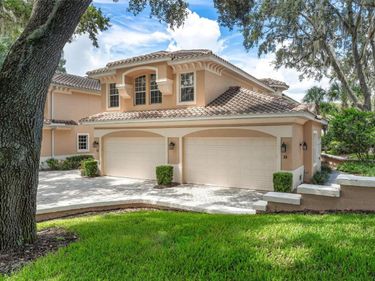 14 CAMINO REAL BOULEVARD, Unit 14, HOWEY IN THE HILLS, FL 34737