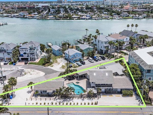 8425 W GULF BOULEVARD, TREASURE ISLAND, FL 33706