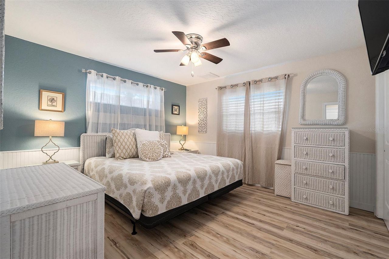 8425 W Gulf Boulevard, Treasure Island, FL 33706 Photo