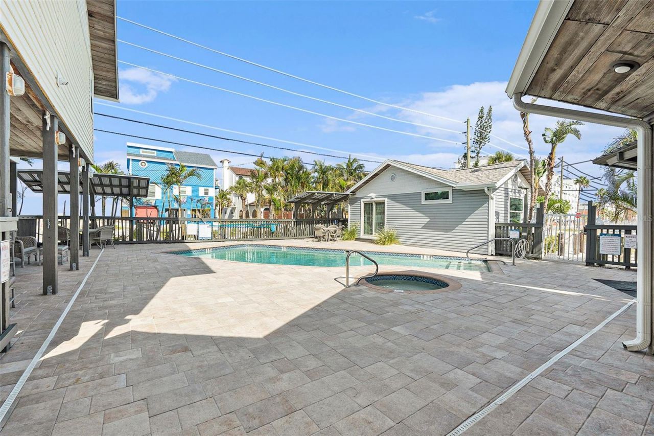 8425 W Gulf Boulevard, Treasure Island, FL 33706 Photo